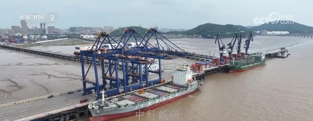 中国能源逐“绿”向“新”含金量提升 经济社会全面绿色转型阔步前行